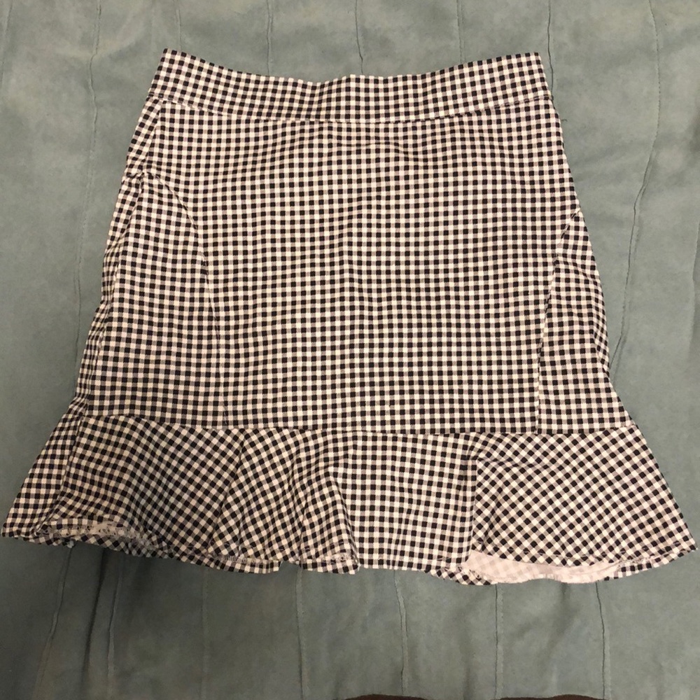 High rose black and white skirt